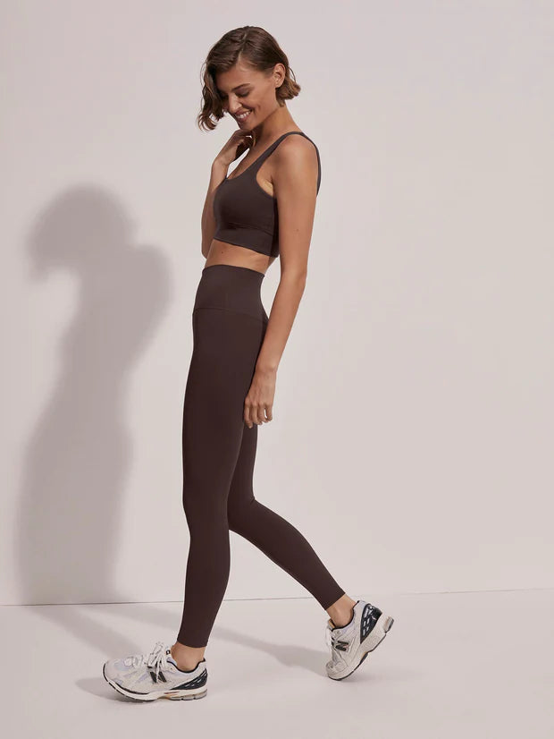 From our favourite activewear brand, Varley, these Highrise Leggings are crafted from their innovative FreeSoft fabric. They feature a rolled waistband and tapered inseam, and the extremely soft fabric with four-way stretch and moisture wicking properties is engineered to allow you to move freely and keep cool and dry all day.