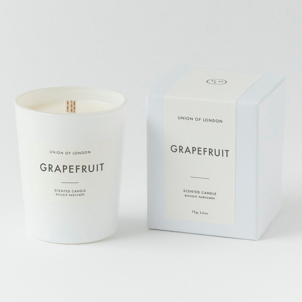 We are so delighted to be stocking Union of London's gorgeous candles. The Grapefruit small white scented candle is invigorating and uplifting. It is a fresh blend of tangy citrus and sweetness with notes of Vetiver, Jasmine and Patchouli. 