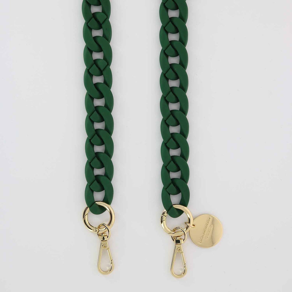 In a gorgeous matte fir green colour, the Sarah chain will not only keep your phone close by but add a touch of colour and French chic to your ensemble. The chain measures 120cm and can be worn across the body or around the neck. The attachable phone cases are sold separately. 