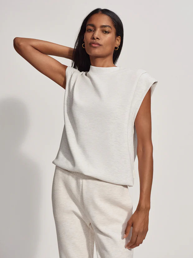 Say hello to the Otis Sleeveless Sweat. In Varley's signature 'Double Soft" fabric, it has a flattering pleat detailing at the shoulders and a crew neck. Not to mention the drawcord at the hem, perfectly cinching you in. Wear with the matching Slim Cuff Pant.