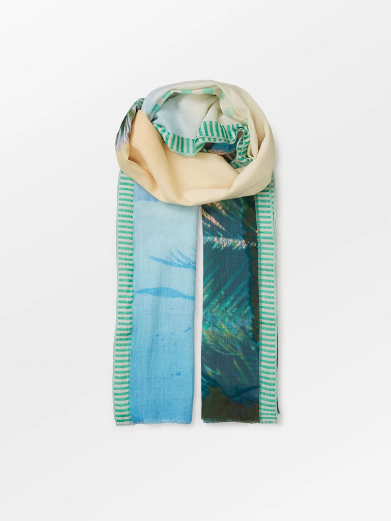 Who doesn't love a lightweight and soft scarf?   Featuring gentle fringing at the edges and a gorgeous print, this cotton and wool scarf from Becksondergaard is perfect for keeping you stylish all year round and also makes a the perfect gift.