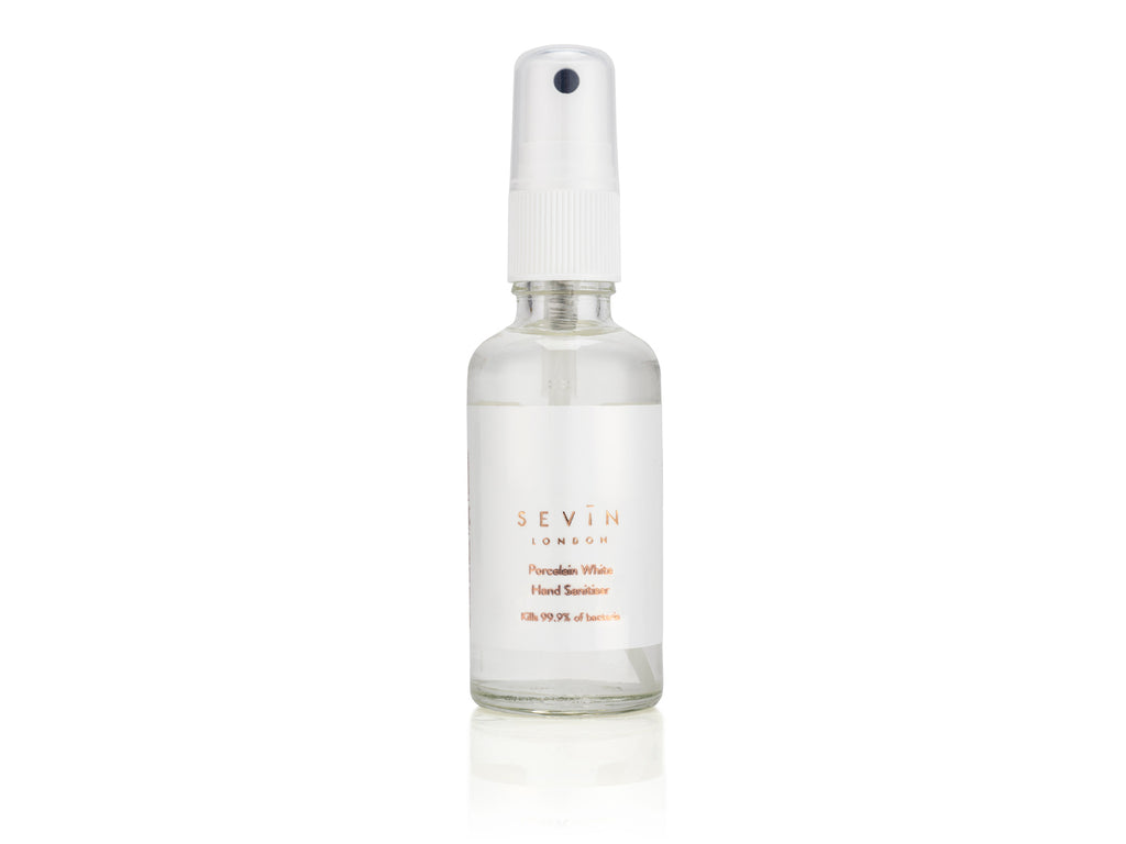 This delicately fragranced hand sanitiser kills 99.9% of bacteria for hygienic hands on the go. With a purifying blend of jasmine leaves accompanied by a hint of nutmeg, will leave hands smelling fresh and feeling clean, with no sticky residue. Perfect to keep on your desk, in your bag and to add to your travel essentials list.