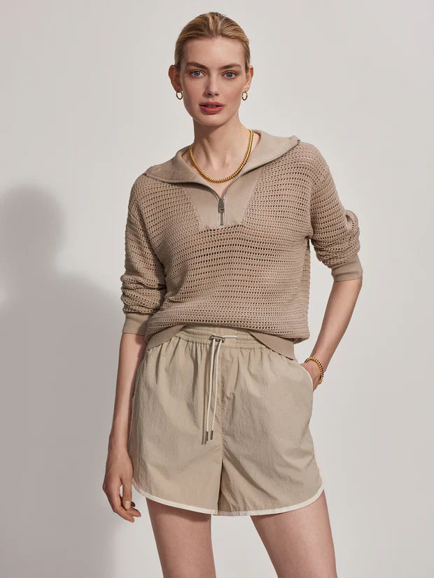 We think "Billie" will become your best friend.  The open knit, 100% cotton jumper works over dresses and jeans as easily as over leggings. The classic neutral colourway makes it incredibly adaptable.