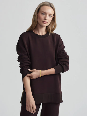 The Gabriella sweatshirt has been refined by Varley in their incredible DoubleSoft® fabric.&nbsp; Featuring a classic crew neck, side zips and ribbed trims, this light weight top is perfect for layering and will no doubt be your go sweatshirt - whether heading to yoga, a quick coffee with friends or on your daily dog walk..&nbsp;