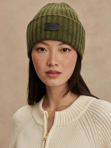 Keep cosy during the colder seasons with the Elva Beanie from Varley. Crafted from a soft merino wool blend, this beanie features a chunky rib texture, a fold-over deep cuff and the Varley logo.