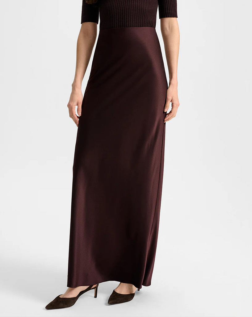 Crafted from Veronica Beard's premium stretch silk, the Medina Skirt is a stand out piece!&nbsp; Featuring a traditional slip skirt silhouette, a bias cut for body skimming drape and a floor sweeping maxi length this works equally well as a sleek tone on tone co-ord with the Tam Top or pair with a super soft cashmere knit to elevate your everyday look. This is a gorgeous grown up skirt!