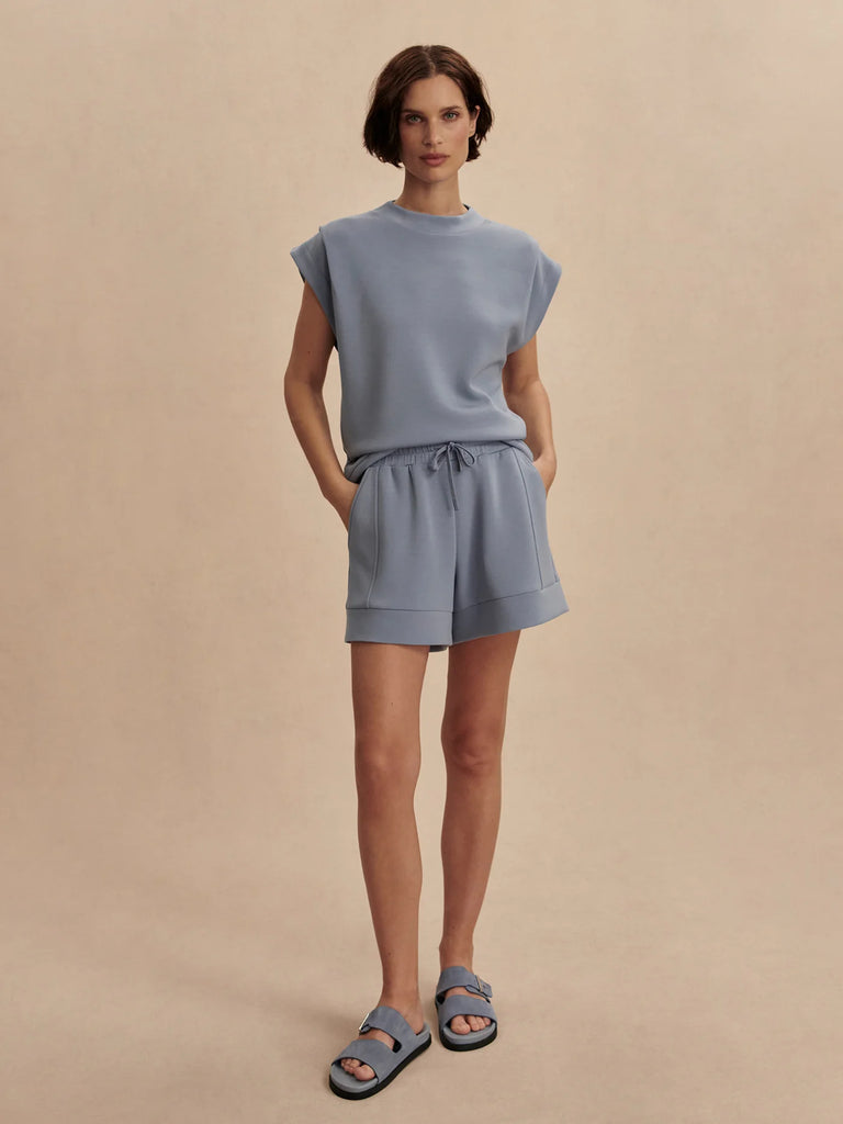 The Atrium Shorts from Varley are crafted from their DoubleSoft fabric and come in this gorgeous blue colour, which is perfect for summer. They are a relaxed A Line shape, have an inseam of 4.5" and feature a high waist with a drawstring cord and a deep panel at the hem. Pair them with the Otis Sleeveless Sweat or your favourite tee.