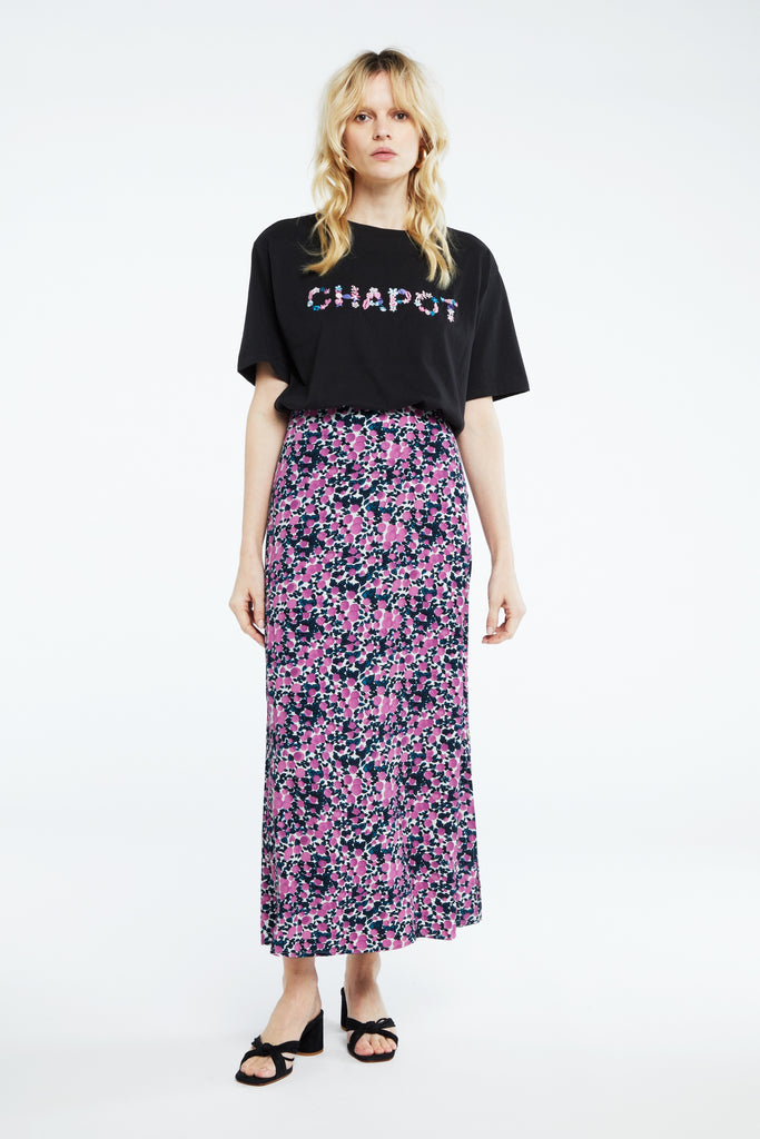 This super easy to wear Laurie Skirt from Fabienne Chapot features an elasticated waist (YAY), an a-line midi length and a blind zip closure at the side. Pair with your favourite tee and trainers for everyday ease or equally dress up with heels. 
