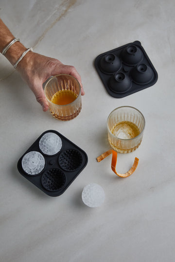 The perfect gift for the golfer in your life!&nbsp; Upgrade your favourite tipple with these easy to make golf ball shaped ice cubes.