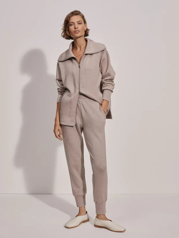 These elegant slim, tailored fit pants will become your off duty staple with a draw cord, cuffed bottoms and pockets on the side and back.  Pair with the matching Hawley Half Zip for a sophisticated co-ord, perfect to travel in or running day to day errands.
