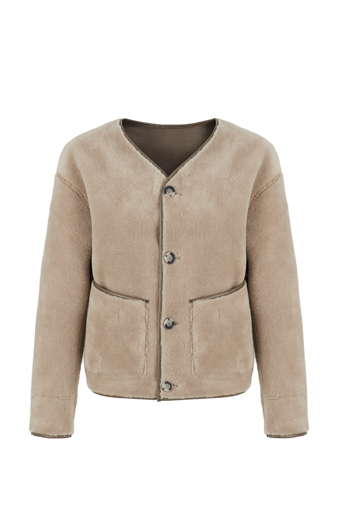 We love a coat that is 2 in 1!&nbsp; This is an excellent example of function meets style!&nbsp; With faux leather on one side and faux fur on the other this is the perfect weekend jacket.&nbsp; In a gorgeous neutral this will quickly become your go to jacket with your favourite denim.&nbsp;
