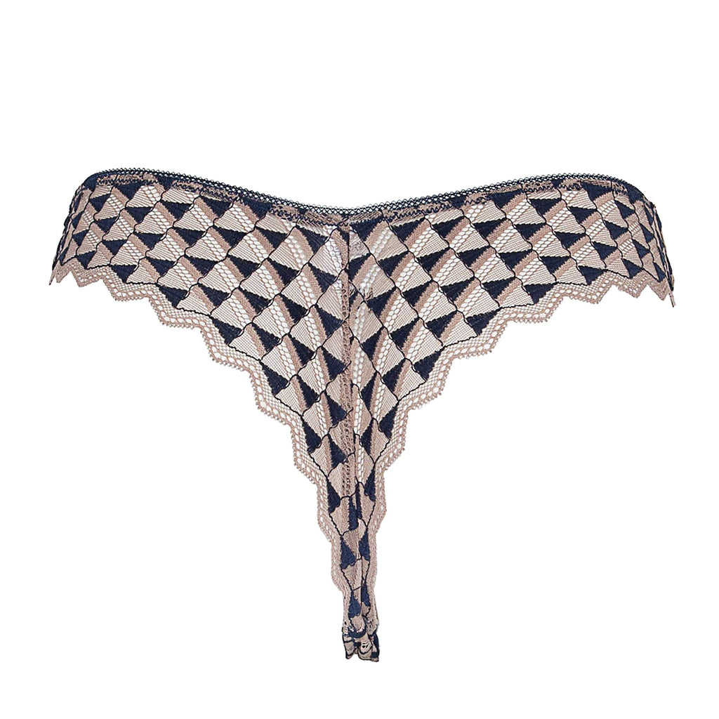 Beautiful geometric lace knickers which will work perfectly with your tigher fitting garments for a seamless look.  SItting comfortably on your hips these knickers are practical as well and look gorgeous.  Matching items available.  