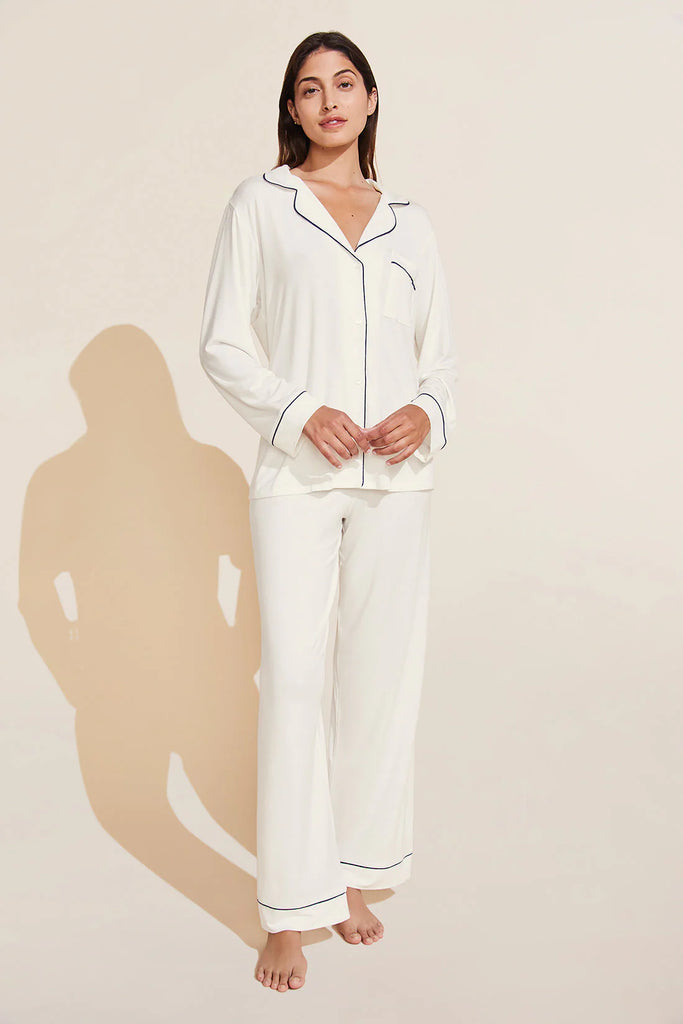 Cosy up in the Gisele Long PJ Set, which merges a classic men’s PJ silhouette with sustainable TENCEL™. This&nbsp;super soft, temperature-regulating fabric falls in all the right ways, providing the body with pure comfort. These cozy, relaxed PJ’s are a staple that you’ll live in forever.&nbsp; Roll on the long winter nights!!