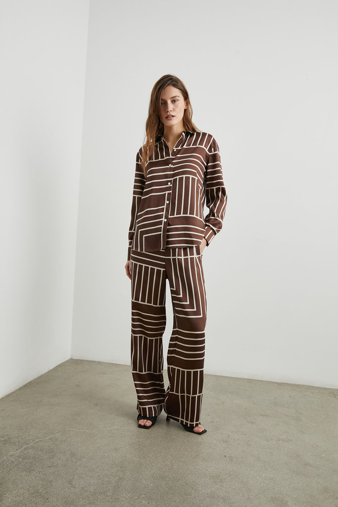 The Damani trousers from Rails are crafted from their signature super soft fabric and comes in an extremely cool geometrical print.  Pair with the matching Elias Shirt for a chic put together look!