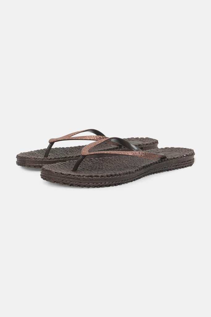 We are delighted to be stocking these flip flops by Danish brand Ilse Jacobsen.  They are made with air rubber and the patterned insole gives a gentle massaging effect, making them extremely comfortable.  They feature a glitter thong strap and are also available in other colours.  