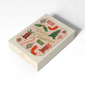 Get ready with this charming box of 8 Christmas cards with gold foil and gold envelopes.  Size: 16 x 12.5 x 3 cms.