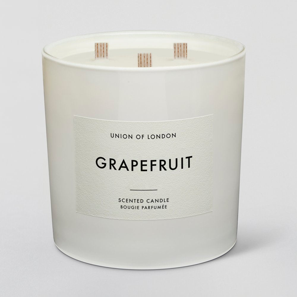 We are so delighted to be stocking Union of London's gorgeous candles. The Grapefruit triple wick white scented candle is invigorating and uplifting. It is a fresh blend of tangy citrus and sweetness with notes of Vetiver, Jasmine and Patchouli. 
