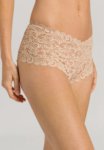 We love it when something is sexy yet super comfy!  The Moments Maxi briefs from Hanro are the perfect combination of elegance and practicality.  Crafted from French floral lace with stretch these are ideal for wearing under dresses or trousers - you'll want them in every colour!