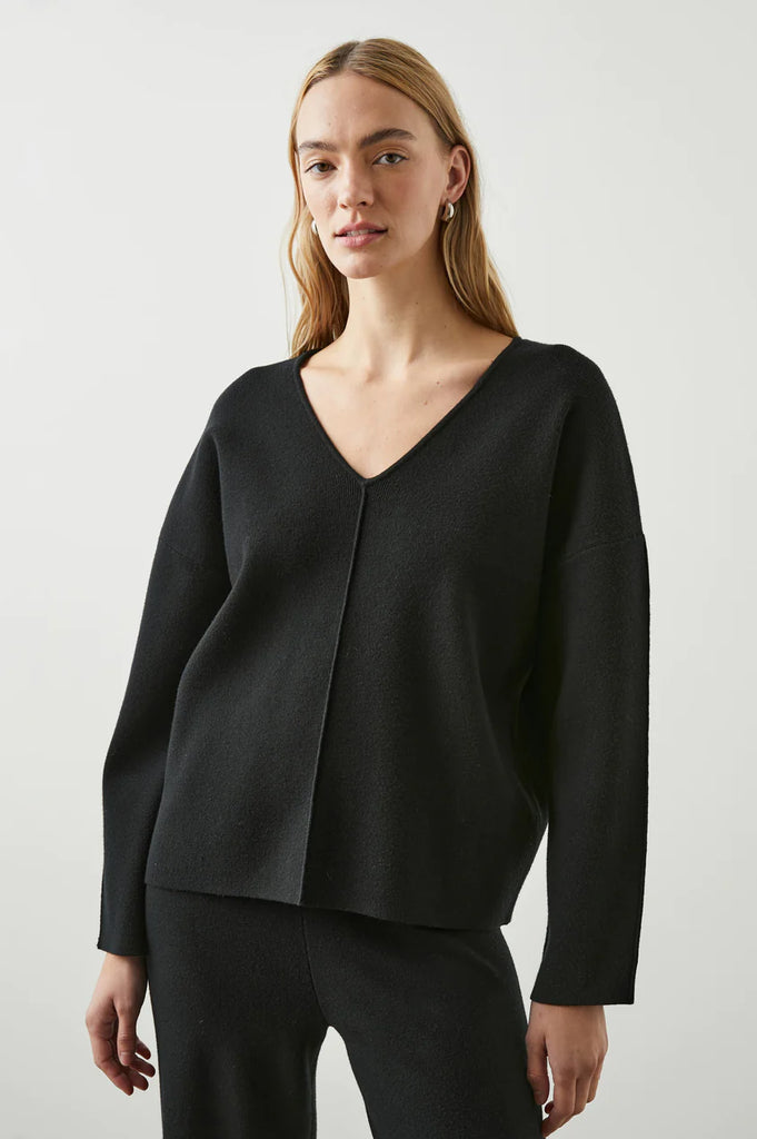 The Hollyn Sweater from Rails is super soft and crafted from a luxe cotton blend. Featuring a v-neckline with an exposed seam down the front - this sweatshirt will complete countless winter looks with ease. Wear with the matching Krista Trousers for the full lounge look.