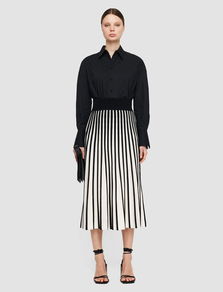 The Stripes Skirt from Joseph is a knitted a-line skirt crafted from a viscose and silk blend. This pleated knit skirt features a wide elasticated waistband. It has a smooth compact feel and drapes with movement. Wear with the matching Stripes Tank for the full look.