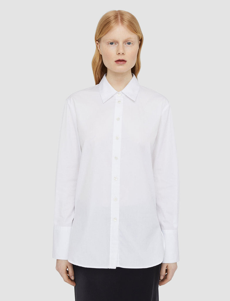 We love a crisp poplin blouse as the weather warms up and the Joe Poplin Blouse from Joseph does not disappoint!&nbsp; Crafted from super soft 100% cotton and featuring a centre buttoning and a neat fit this is perfect paired with your favourite denim!