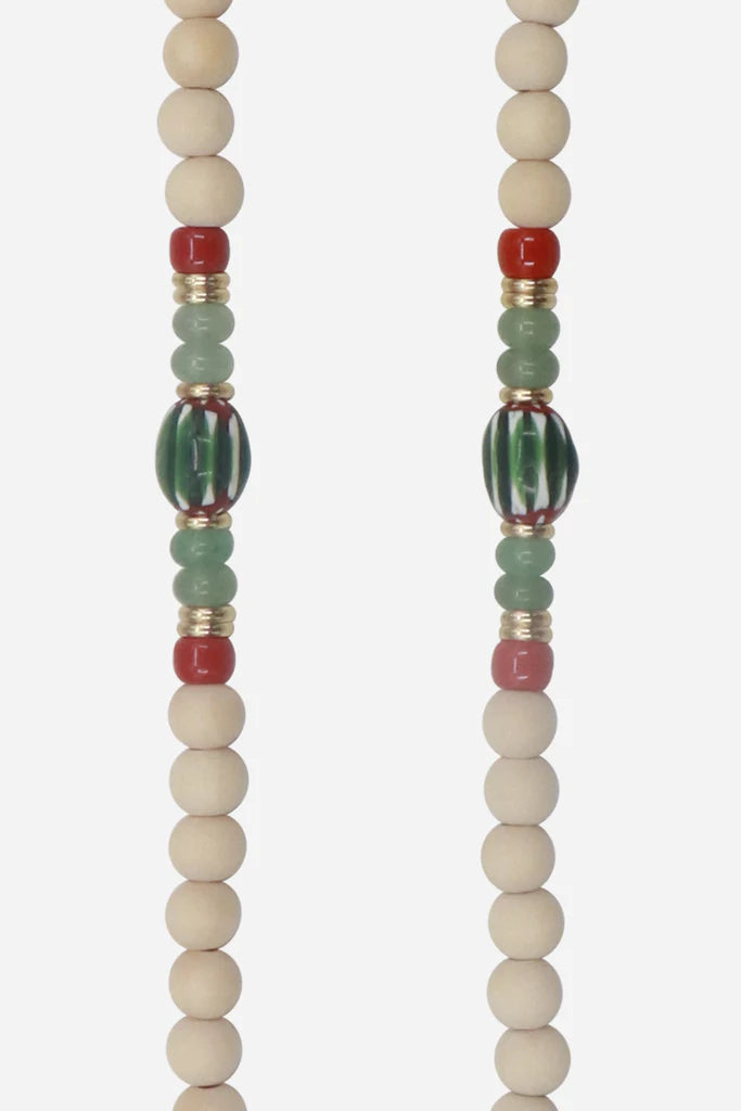 In a perfect neutral colour, the Hayley chain will not only keep your phone close by but add a touch of colour and French chic to your ensemble. The chain measures 120cm and can be worn across the body or around the neck. The attachable phone cases and universal adapters are sold separately.