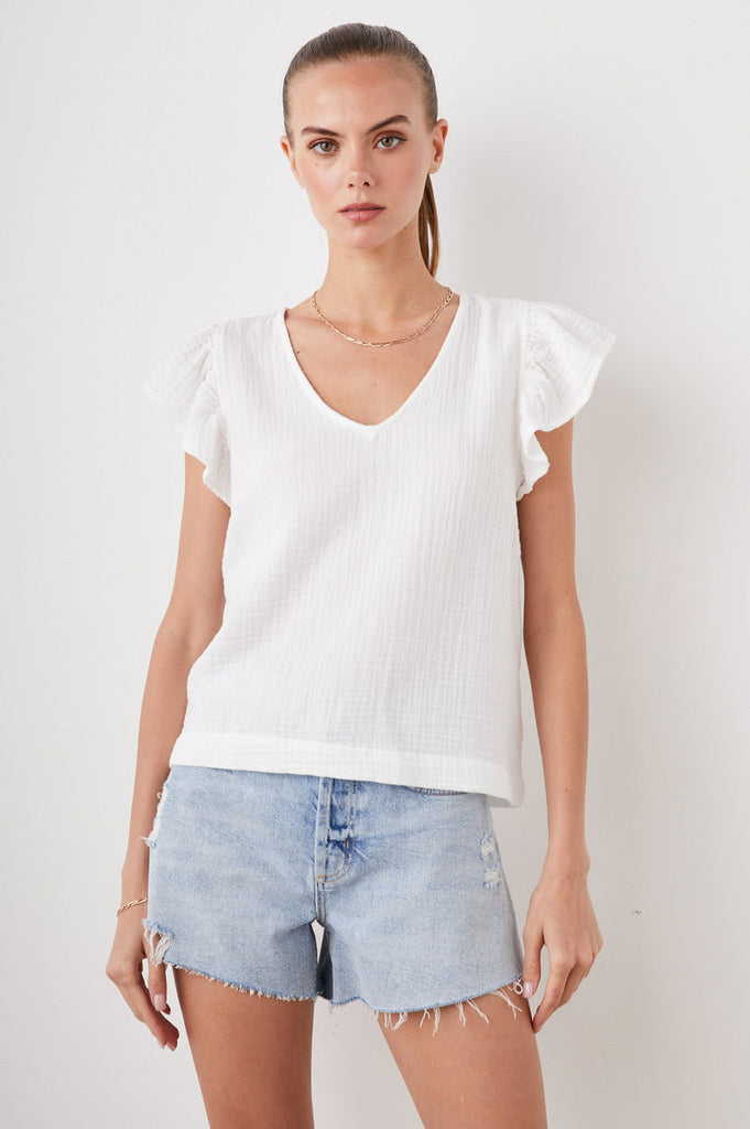 This lovely little top from Rails is crafted from easy breezy soft double gauze cotton in always wearable black and features a relaxed flattering fit.  Pair with your favourite shorts!  Throw on some trainers and you're ready for a fun easy Summer day!  We love it when our clothes are as relaxed as we are! 