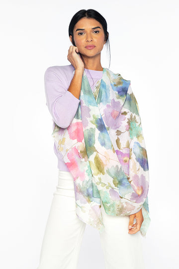 Another gorgeous printed scarf from luxury cashmere brand Kinross Cashmere.  Crafted from the finest silk and cashmere these are so incredibly soft and will elevate any of your neutral knits, dresses or coats.  The multi-coloured print looks especially gorgeous with all your Spring pastel tones. 