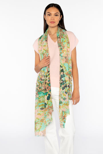 We've really grown to love a Kinross scarf over the years.&nbsp; This is another of their gorgeous printed scarves which are crafted from the finest silk and cashmere.&nbsp; These are so incredibly soft and will elevate any of your neutral knits and dresses.&nbsp; The print looks especially gorgeous with all your greens.