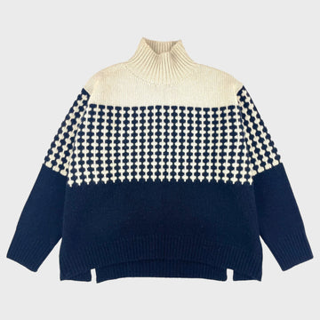 The Fleur is an excellent example of what Podeny do so well.&nbsp; Crafted from an extremely soft cashmere and wool blend in a luxurious 4 ply textured jacquard the Fleur features a drop squared shoulder and complimenting back seam vents to help create the perfect silhouette.&nbsp; Fab with your favourite denim.&nbsp;