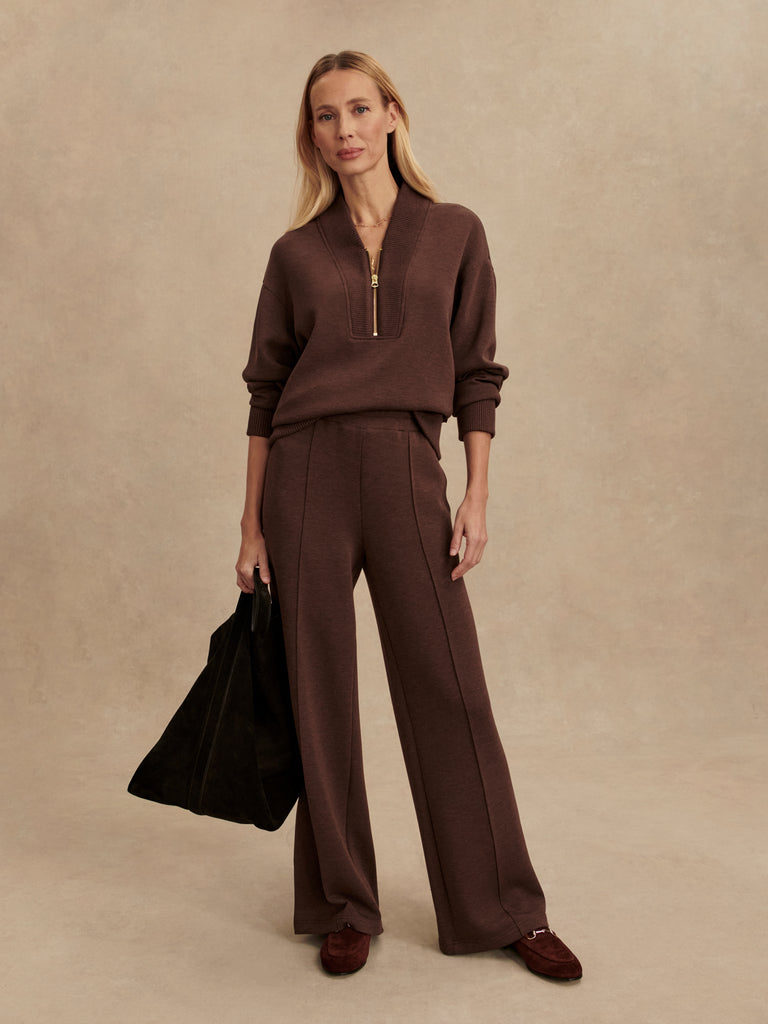 We love Varley's double soft fabric and this new Sally half zip does not disappoint. Coming in a gorgeous coffee bean marl, it pairs well with the matching wide leg pants. With a wide collar and deep ribbing at the hem, the top will also sit perfectly over leggings and will be a welcome upgrade to your lounge/ travel/ gym wear.