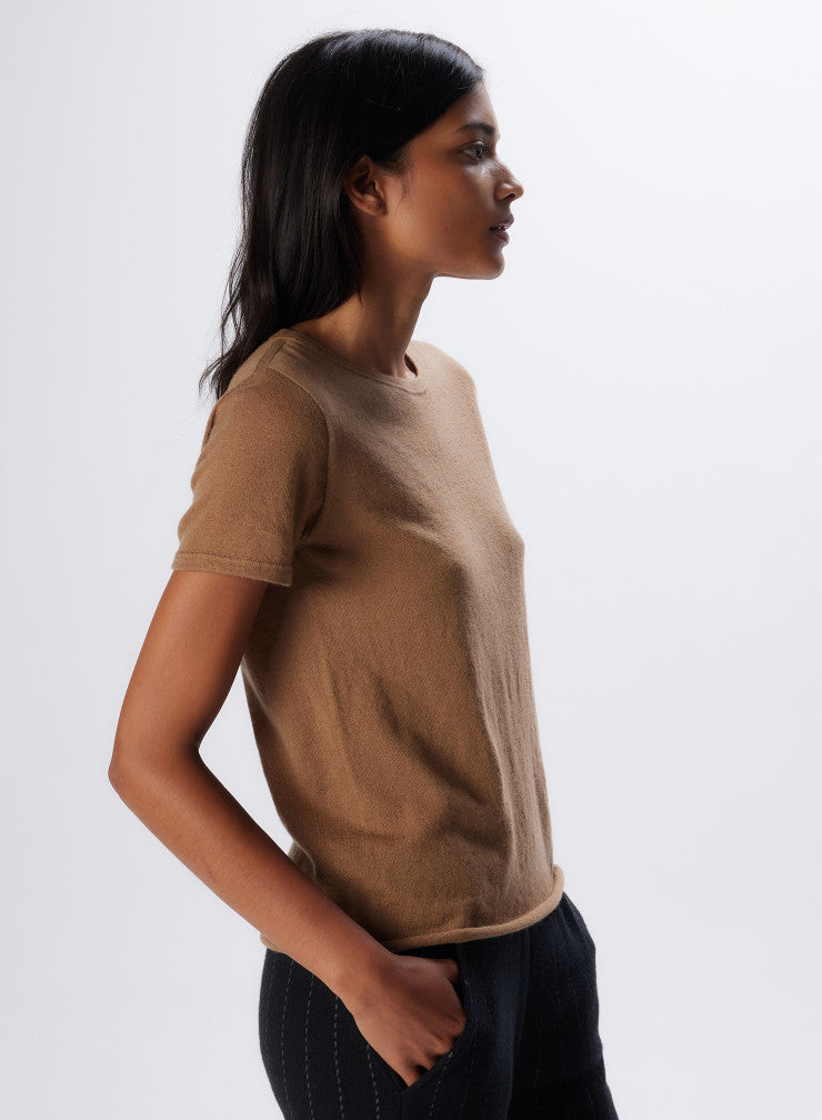 Elevate. your basics wardrobe with this pure cashmere fine knit t-shirt in camel.  Perfect for everyday to wear under a blazer or with jeans/ workwear or why not match it with the cashmere trousers in the same colour. Perfect for relaxing at home or for travelling in.  