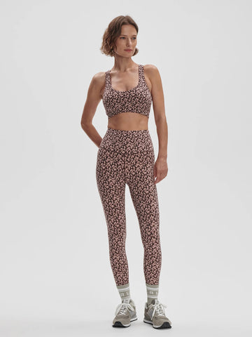Designed in Varley's signature buttery soft Move fabric these leggings will move with you in both your workouts and day to day errands. They feature a super high and smoothing waistband and a concealed pocket and come in this gorgeous petal design. Pair with the matching Selma Bra. We don't think you'll want to take them off!

