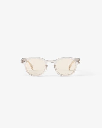 These unisex classic oversized sunglasses not only look amazing but also protect your eyes with adapted protection and 100% UV category 3 lenses.  This protect from glare and filters 100% of ultraviolet (UV) rays.     