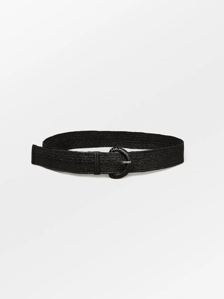 This simple black straw belt from Becksondergaard is a perfect addition to your summer wardrobe.  It comes in one size and can be adjusted as required.   