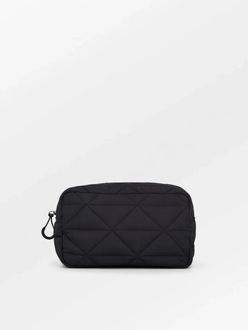 The Daffy Betsy Small Bag from Becksondergaard is the perfect toiletry bag for all your essentials.  It features a spacious main compartment suitable for toiletries or make-up and a smaller zip-up pocket to secure smaller items.  Also available in Taupe.