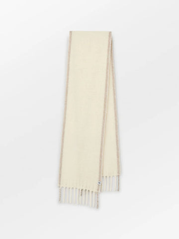 This beautiful Yuta Scarf from Becksondergaard is perfect for taking on the cold weather. Crafted in an alpaca wool blend, this scarf is both warm and soft. It will also make the perfect gift! Measures 26 x 210 cm.