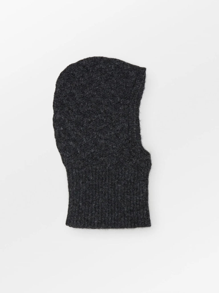 Get winter ready with this dark grey balaclava made with a wool and alpaca mix.  Lovely and cosy and it will keep your head and ears warm as toast!     