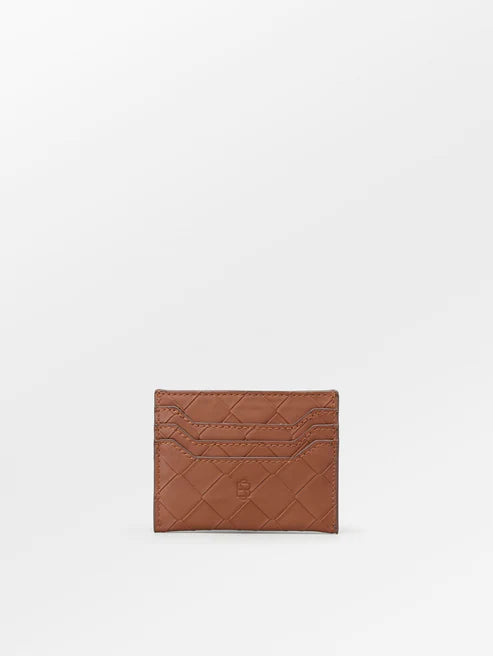 This practical, woven card holder from Becksondergaard is perfect for storing all your  credit/debit cards, travel cards and driver's licence.  It features 3 pockets on each side and one in the middle.