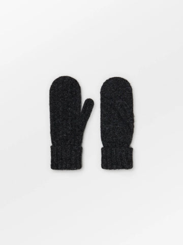 Get winter ready with these soft and cosy mittens. Made in a wool and alpaca mix, they will keep your hands as warm as toast! Matching balaclava is also available. 