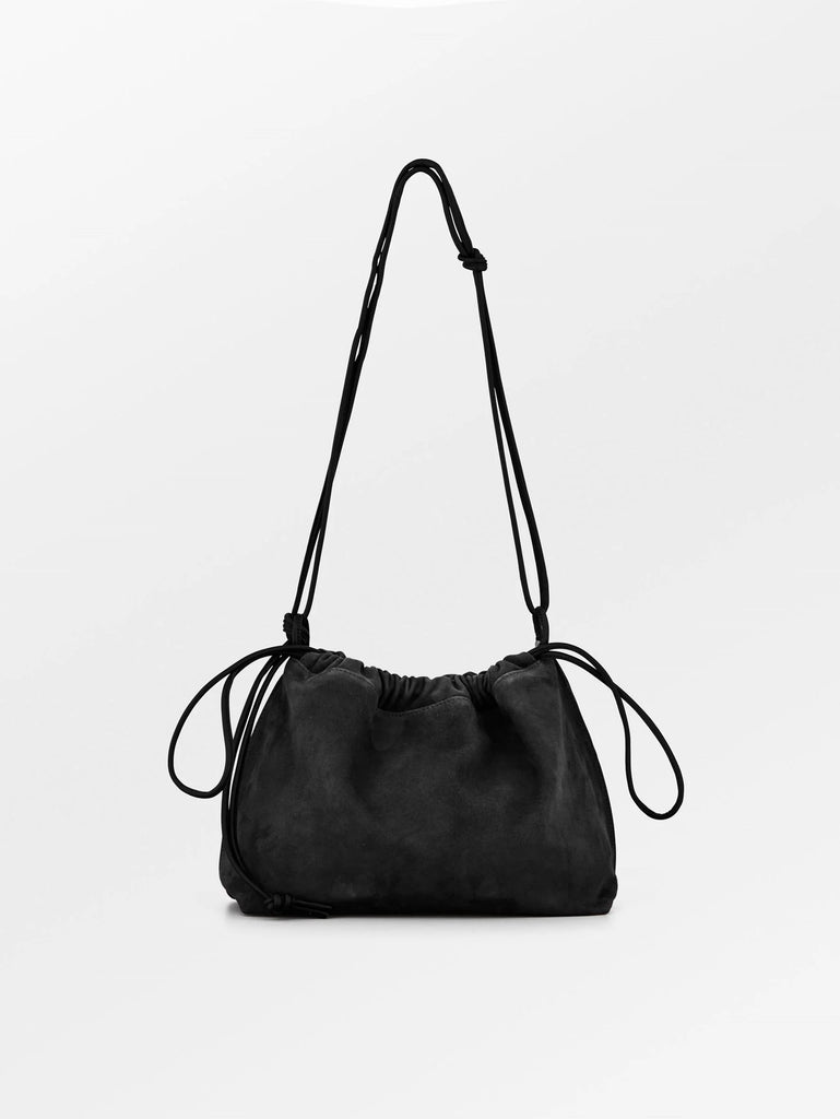 The Suede Giana Bag from Becksöndergaard is a stylish shoulder bag crafted from 100% goat suede. It features a spacious main compartment with an internal zippered pocket, and closes with a drawstring. It measures 30 x 24 cm.


 