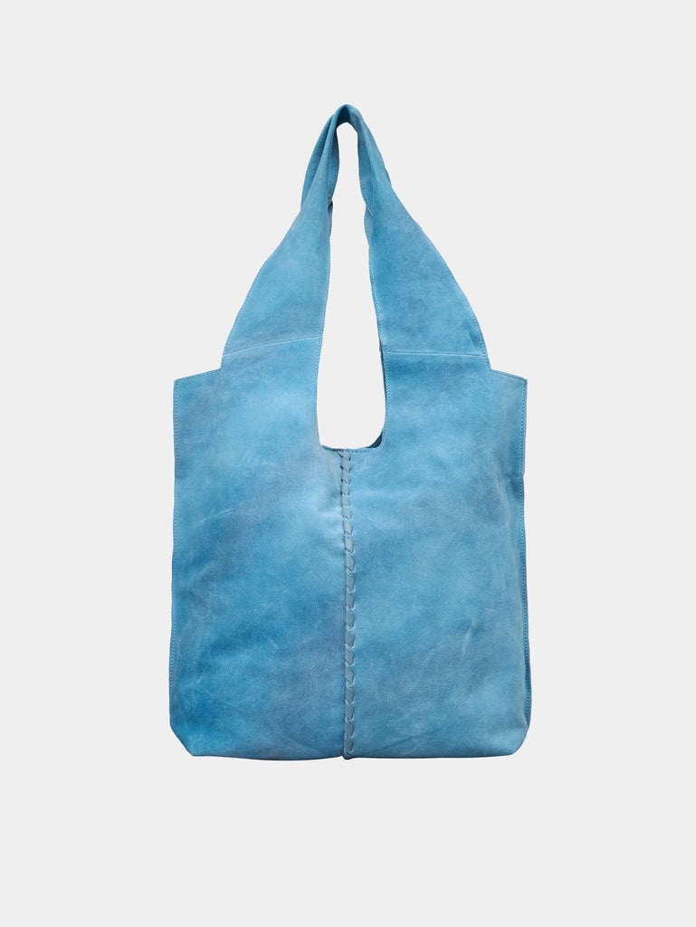 The Becksondergaard suede Danita bag is the perfect shopper and comes in this gorgeous blue colour. With a large spacious compartment and a smaller zip-up pocket, this bag has a magnetic closure. 