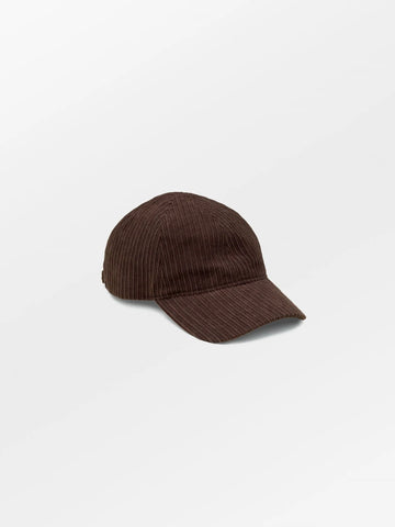 The Malvi Cap from Becksondergaard is a classic.  It is crafted from 100% cotton corduroy, and is one size with an adjustable fastening. It is the perfect cap for keeping your hair at bay while running errands. Also available in Off White. 