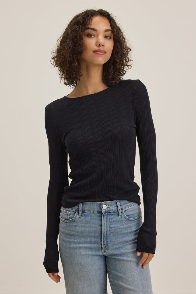 The Mauri long sleeved tee from Velvet by Graham &amp; Spencer is a new shape for them and one we think you will love!&nbsp; Crafted from their super soft cotton and featuring a crew neck and a very neat fit this is perfect paired with wide legged denim.&nbsp; It also makes a good layering piece as it is so lightweight.