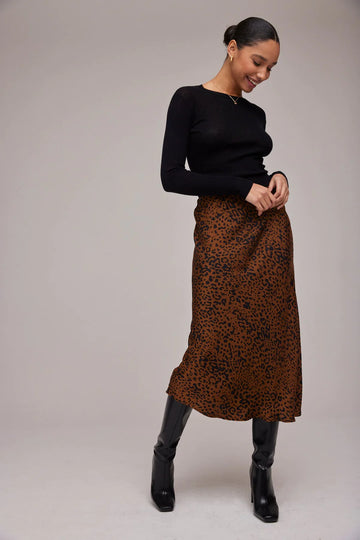 This Bias Midi Skirt from Bella Dahl is in a satin leopard print - perfect for styling with a black jumper and thigh-high boots. Equally wear with a basic tee and trainers for an easy everyday look!