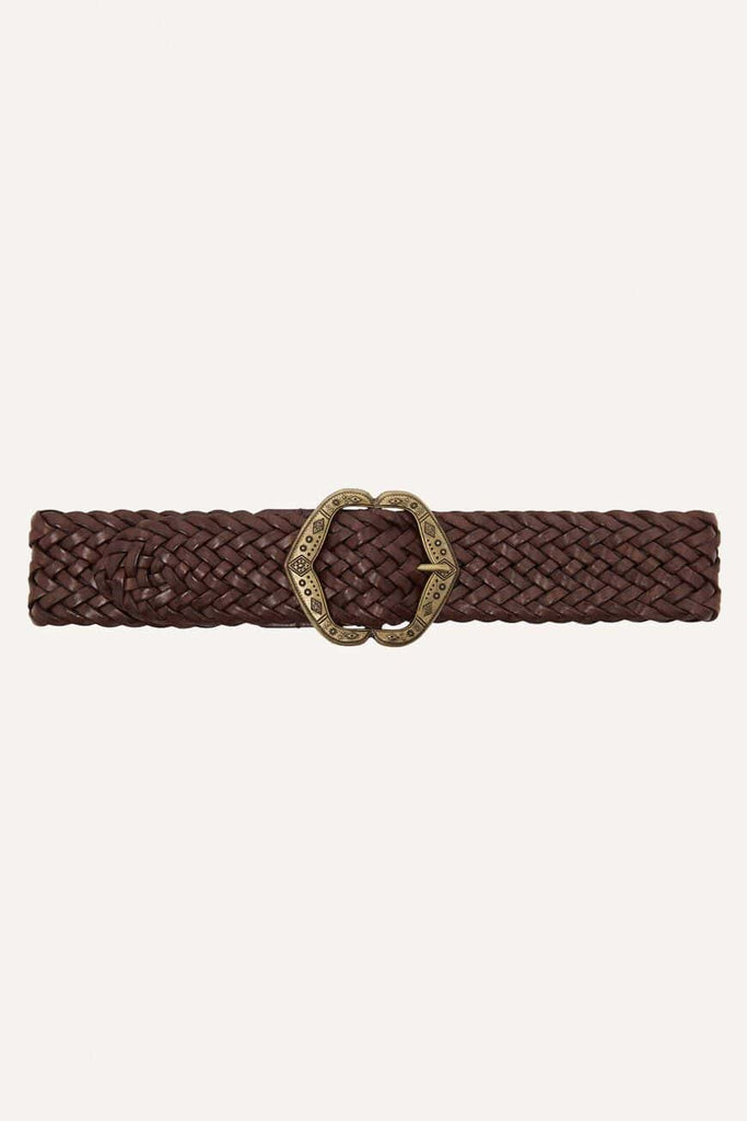 The BOECIA belt is a stunning accessory made from very elegant braided cowhide that promises an original look. It can be slipped through belt loops or simply worn over a dress or jumper to define the waist. The symmetric buckle is decorated with elegant and very modern fine engraved detailing.