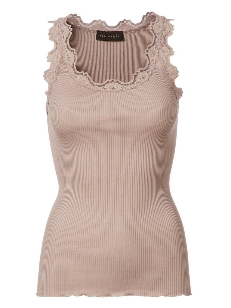 This fab silk and cotton cami from Rosemunde, features a slim fit, lace at the neckline and no side seams. This is the perfect layering piece for all your winter jumpers and cardigans. Also available in other colours. 
