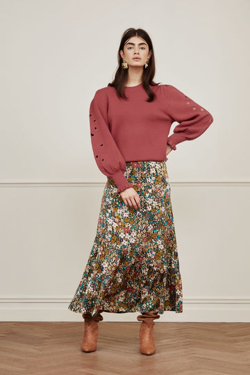 Pretty floral skirt from uber cool Skandi brand Fabienne Chapot.  In a feminine floral print this is the perfect skirt to wear now with a long sleeved tee or blouse and then as the temperatures drop throw on a cashmere jumper.  Looks great with boots or trainers.