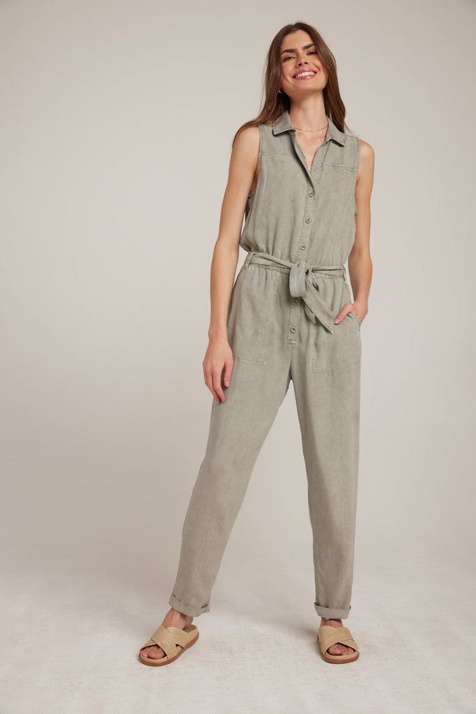 Super cool effortless dressing at it's best!  This sleeveless jumpsuit from Bella Dahl is always in style and this year comes in a perfect soft army colour.  Featuring a flattering v neck, self tie at the waist, pockets and narrow legs.  We love it paired with our favourite white D.A.T.E. trainers for a perfect day look or put on some strappy sandals to go into evening!