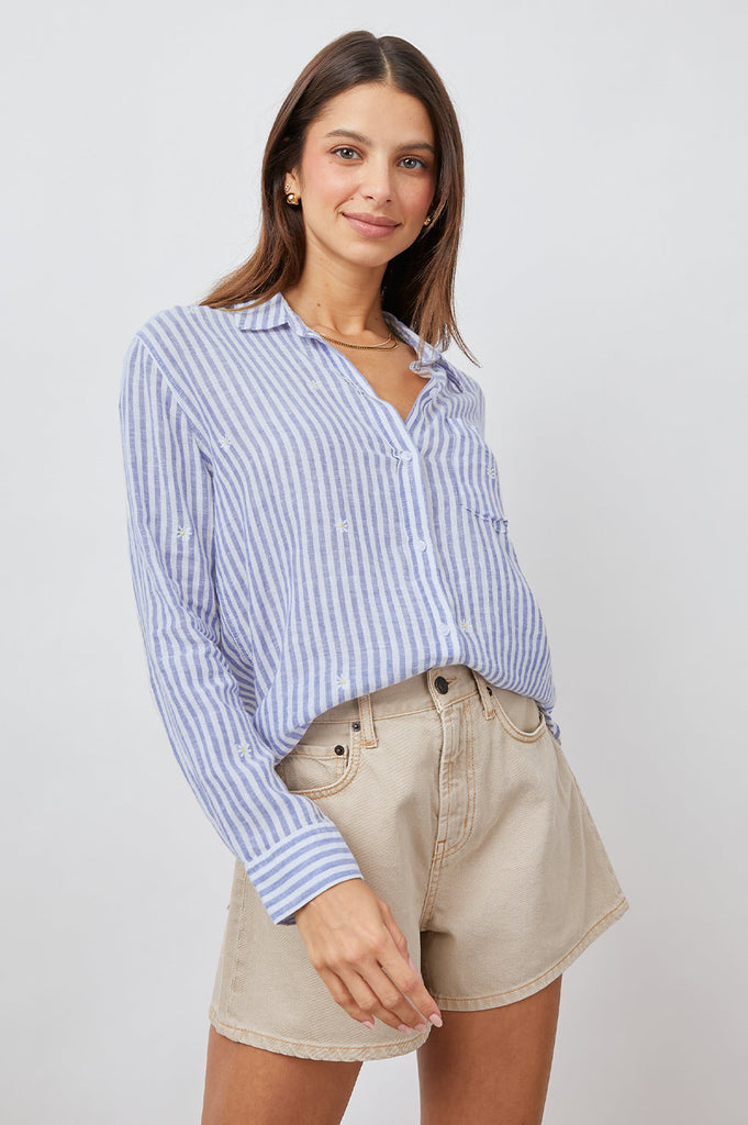 Charlie is back with a pretty blue stripe and embroidered daisies!  A favourite from Rails the Charli is crafted from a super soft linen and rayon blend, has a longer hem at the back, a single chest pocket and a relaxed body shape that flatters just about everyone. Pair with your denim for a lazy Sunday afternoon.